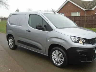 Used Peugeot Partner 100 HP (73 kW) 2022 Grey MPV
