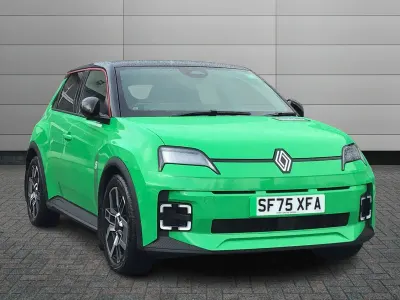 Usado Renault R5 Urban 88 kW (120 HP) 2025 Branco Citadino