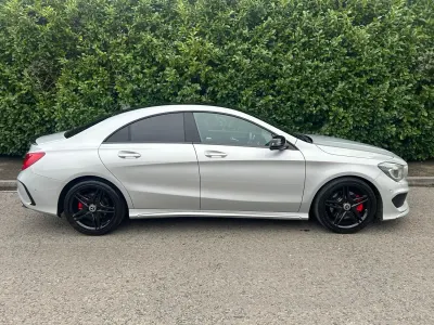 Usado Mercedes CLA220 AMG 2016 Prateado Sedan