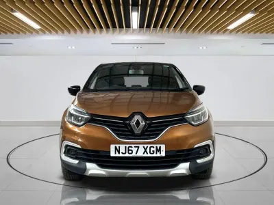 Used Renault Captur Dynamique 90 HP (66 kW) 2017 Orange/black SUV