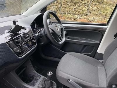 Begagnad VW up! 65 HK (47 kW) 2023 Grå Halvkombi