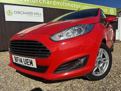 Usado Ford Fiesta Zetec 82 HP (60 kW) 2014 Vermelho Citadino