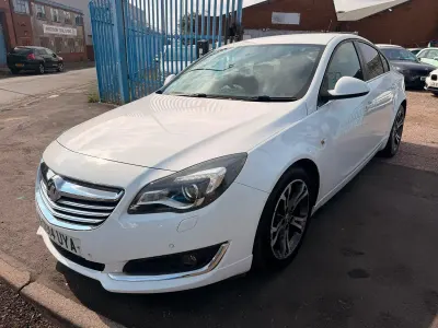 Used Vauxhall Insignia Edition 2014 White Hatchback