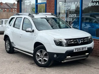 Used Dacia Duster Lauréate 110 HP (80 kW) 2015 White SUV