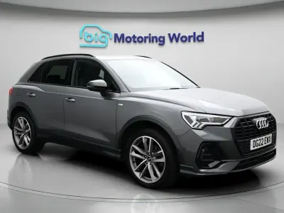 Używany Audi Q3 Black Edition 150 KM (110 kW) 2022 Szary SUV