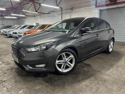 Used Ford Focus Zetec 120 HP (88 kW) 2015 Grey Hatchback