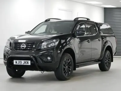 Używany Nissan Navara N-Guard 190 KM (139 kW) 2019 Czarny Pickup