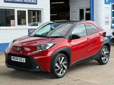 Gebraucht Toyota Aygo X 72 PS (52 kW) 2024 Rot SUV