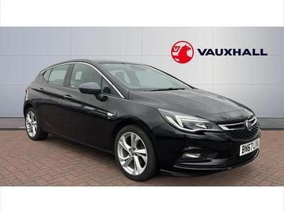 Used Vauxhall Astra SRi 105 HP (77 kW) 2017 Black Hatchback
