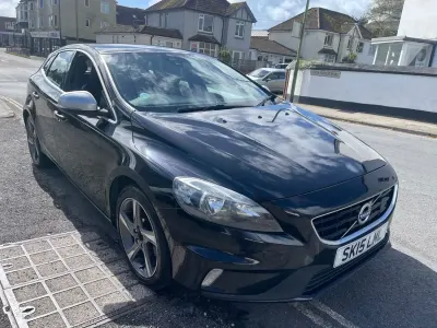 Begagnad Volvo V40 R-Design 115 HK (84 kW) 2015 Svart Halvkombi
