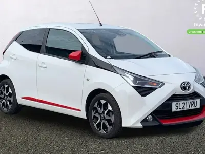 Second-hand Toyota Aygo Trend 72 CP (52 kW) 2021 Alb Hatchback