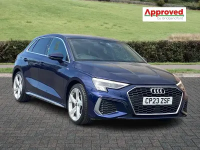 Usado Audi A3 S-Line 150 HP (110 kW) 2023 Azul Sedan