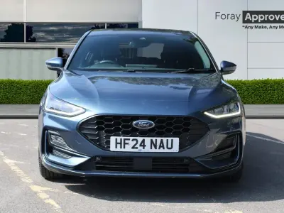 Used Ford Focus ST-Line 2024 Chrome blue Hatchback