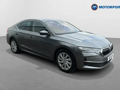 Begagnad Skoda Octavia SE L 2024 Grå Halvkombi