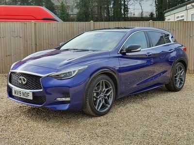 Used Infiniti Q30 Sport Tech 170 HP (125 kW) 2019 Blue Hatchback