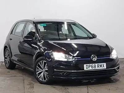 Używany VW Golf VII SE 130 KM (95 kW) 2019 Czarny Hatchback