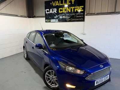 Used Ford Focus Zetec 125 HP (91 kW) 2016 Blue Hatchback