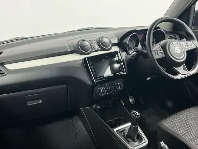 Begagnad Suzuki Swift SZ-L 83 HK (61 kW) 2023 Grå Halvkombi