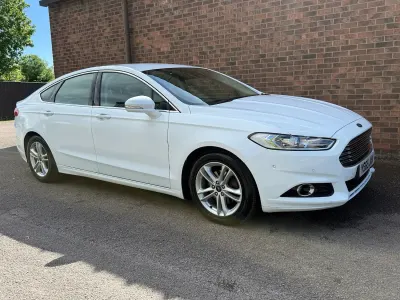 Used Ford Mondeo Titanium 150 HP (110 kW) 2015 White Hatchback
