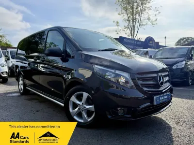 Usado Mercedes Vito 2017 Preto Van