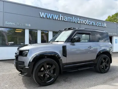 Usado Land Rover Defender HSE Dynamic 2023 Gris SUV