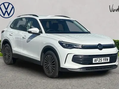 Używany VW Tiguan Life 150 KM (110 kW) 2025 Biały SUV
