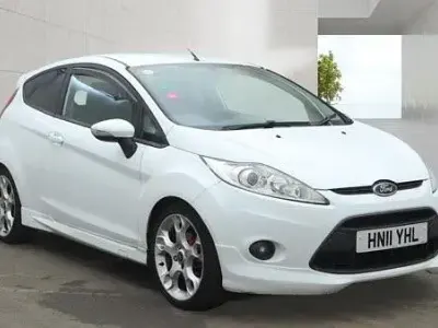 Used Ford Fiesta Zetec 2011 White Hatchback