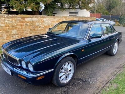 used Jaguar XJ Saloon (1999/V)XJ8 4.0 4d Auto