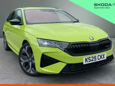 Begagnad Skoda Octavia vRS 265 HK (194 kW) 2025 Grön Kombi