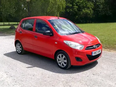 Used Hyundai i10 Classic 83 HP (61 kW) 2013 Red Hatchback
