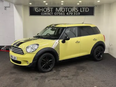 Usado Mini Cooper D 2011 Amarillo Utilitario