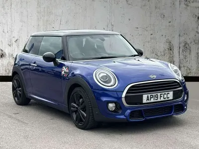 Begagnad Mini Cooper Hatch 2019 Blå Halvkombi