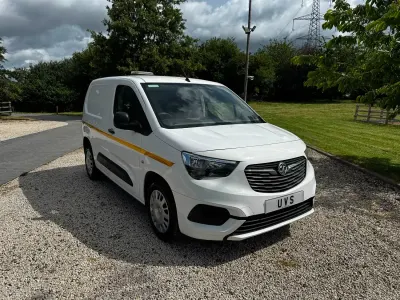 Used Vauxhall Combo Sportive 100 HP (73 kW) 2020 White MPV