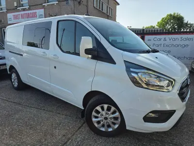 Used Ford Transit Custom Limited 130 HP (95 kW) 2022 White Van