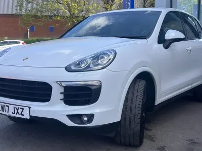 Używany Porsche Cayenne Platinum Edition 262 KM (192 kW) 2017 Biały SUV