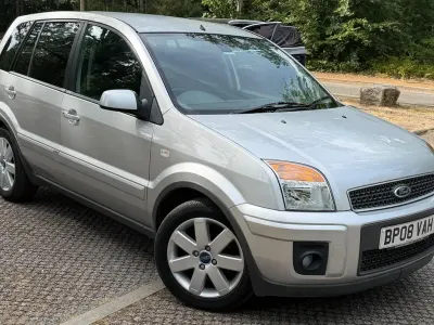 Used Ford Fusion 101 HP (74 kW) 2008 Silver Hatchback