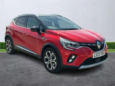 Used Renault Captur Techno 143 HP (105 kW) 2023 Red/black SUV