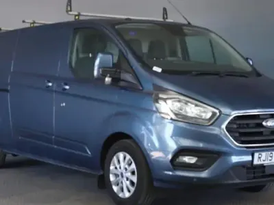 Begagnad Ford Transit Custom Limited 170 HK (125 kW) 2019 Blå Van