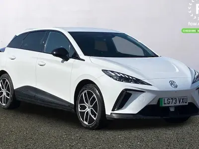Used MG MG4 EV Trophy 150 kW (204 HP) 2023 White Hatchback