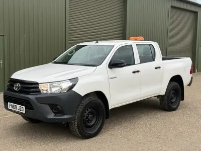 Używany Toyota HiLux Active 150 KM (110 kW) 2019 Biały Pickup