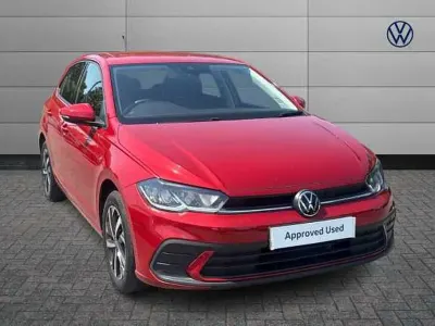 Used VW Polo Life 95 HP (69 kW) 2024 Red Hatchback