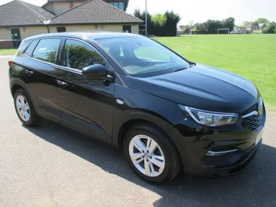Second-hand Vauxhall Grandland X S 130 CP (95 kW) 2018 Negru SUV