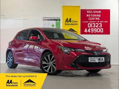 Usado Toyota Corolla Design 122 CV (89 kW) 2022 Rojo Utilitario