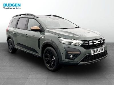 Green New 2025 Dacia Jogger Extreme MPV | £23,902 (A bit pricey)