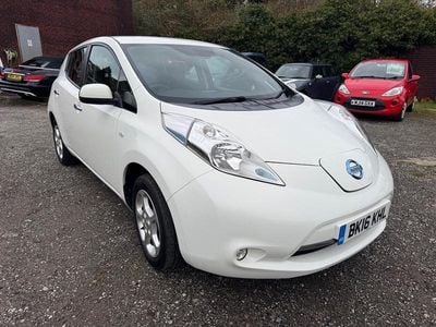 Begagnad Nissan Leaf Acenta 80 kW (109 HK) 2016 Vit Halvkombi