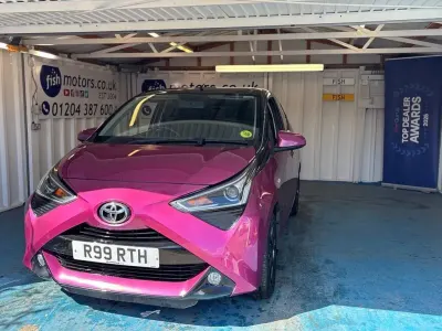 Used Toyota Aygo X-cite 72 HP (52 kW) 2019 Purple Hatchback