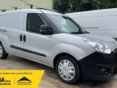 Used Vauxhall Combo 105 HP (77 kW) 2018 Silver MPV