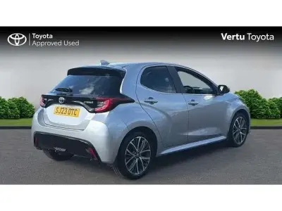 Usata Toyota Yaris Hybrid 116 CV (85 kW) 2023 Argento Utilitaria