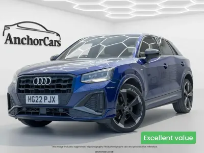 Usado Audi Q2 Black Edition 150 CV (110 kW) 2022 Azul SUV