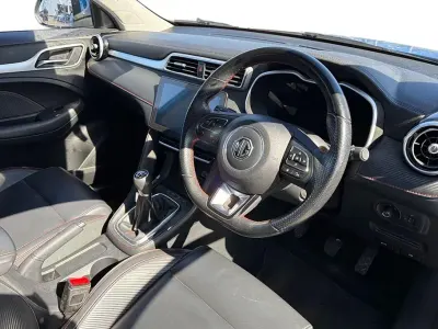 Używany MG ZS Exclusive 106 KM (77 kW) 2021 Niebieski SUV